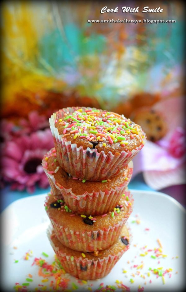 eggless-choco-chips-muffins-eggless-vanilla-choco-chip-cupcakes.34300.jpg