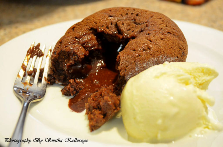 EGGLESS CHOCO LAVA CAKE / EGGLESS MOLTEN LAVA CAKE Cook
