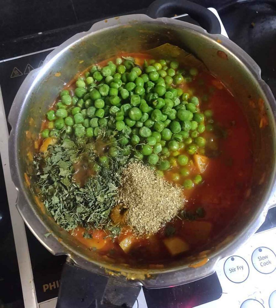 ALOO MATAR RECIPE / ALOO MUTTER RECIPE / HOW TO DO ALOO ...